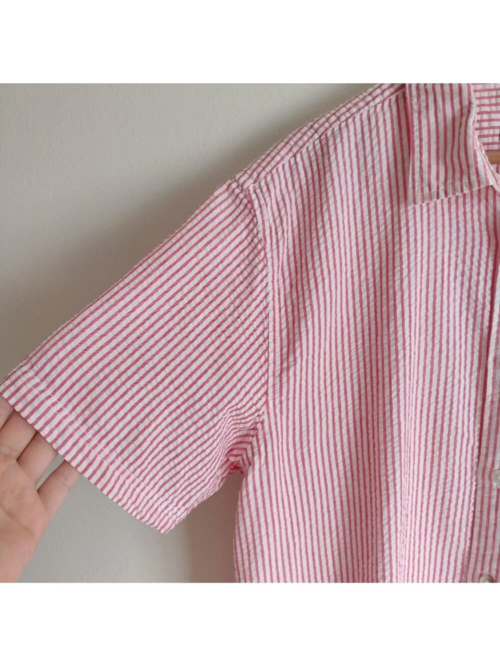 Banana Republic Mens Seersucker Shirt L Short Sleeve Red Stripe Cotton Button Up